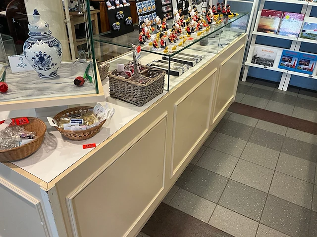 Winkel toonbank met glasopbouw - afbeelding 5 van  11