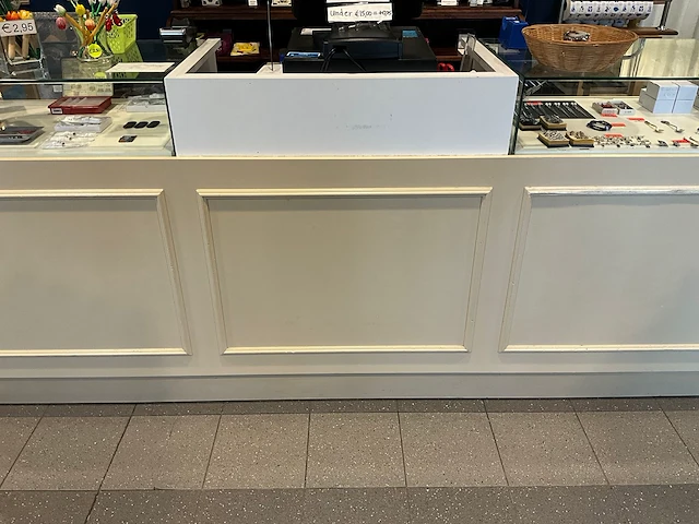 Winkel toonbank met glasopbouw - afbeelding 9 van  11