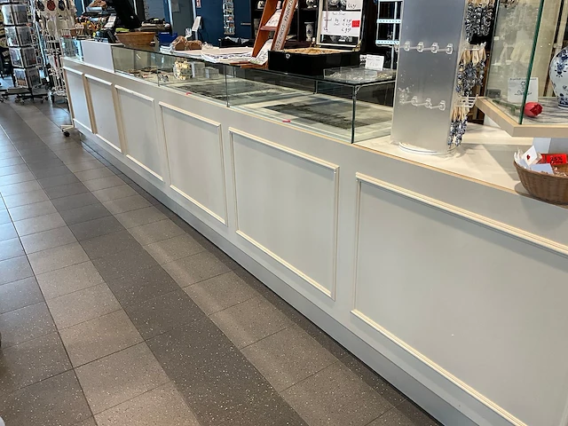 Winkel toonbank met glasopbouw - afbeelding 11 van  11