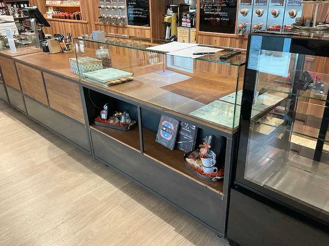 Winkel toonbank - afbeelding 17 van  22