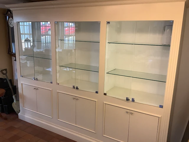 Winkel vitrinekast - afbeelding 1 van  5