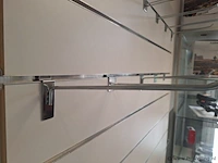 Winkeldisplay met ophanghaken - afbeelding 2 van  3