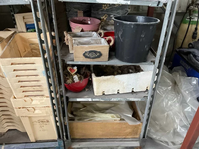 Winkelinventaris bloemenzaak - afbeelding 18 van  21