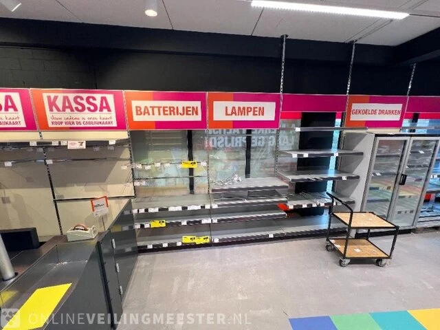 Winkelinventaris en voorraad big bazar locatie 1860, oude nering 3 in drachten - afbeelding 9 van  91