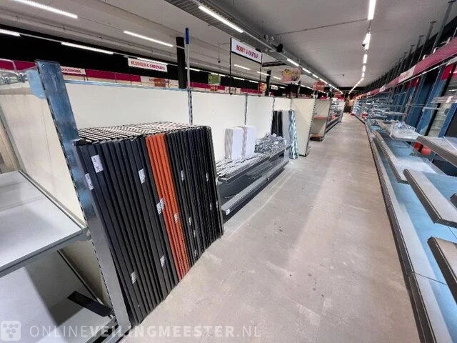 Winkelinventaris en voorraad big bazar locatie 1860, oude nering 3 in drachten - afbeelding 26 van  91