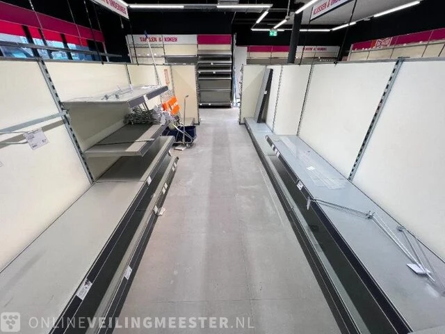 Winkelinventaris en voorraad big bazar locatie 1860, oude nering 3 in drachten - afbeelding 33 van  91