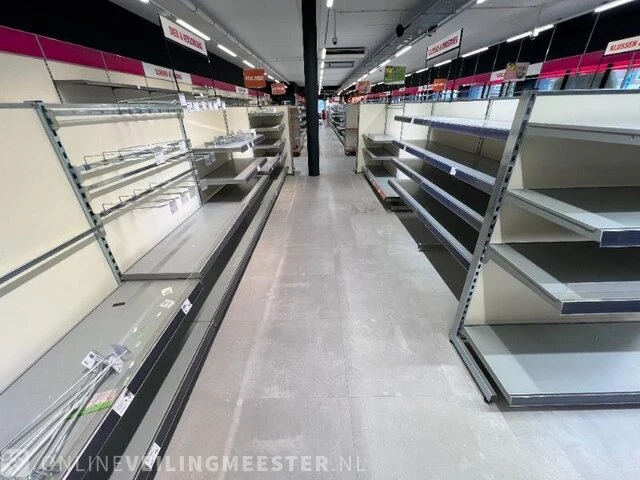 Winkelinventaris en voorraad big bazar locatie 1860, oude nering 3 in drachten - afbeelding 36 van  91