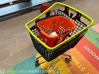 Winkelinventaris en voorraad big bazar locatie 1860, oude nering 3 in drachten - afbeelding 49 van  91
