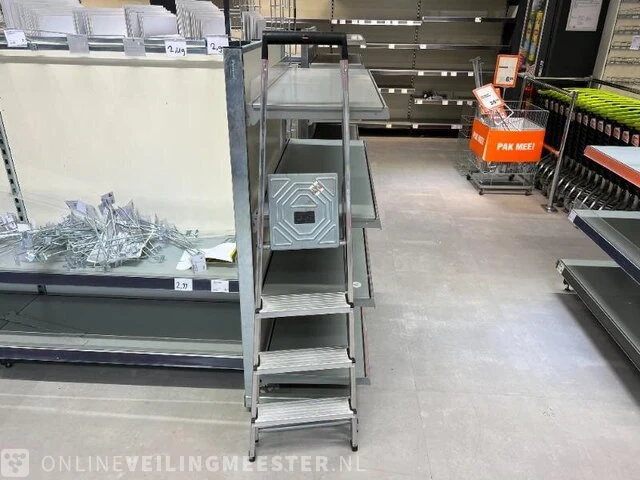 Winkelinventaris en voorraad big bazar locatie 1860, oude nering 3 in drachten - afbeelding 61 van  91