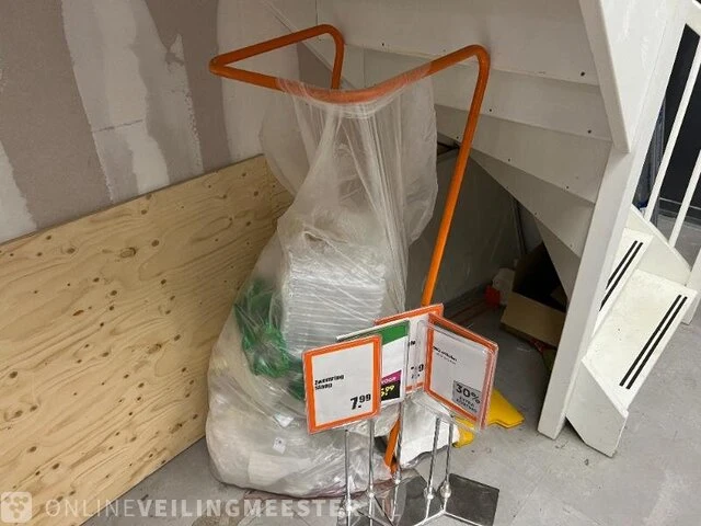 Winkelinventaris en voorraad big bazar locatie 1860, oude nering 3 in drachten - afbeelding 69 van  91