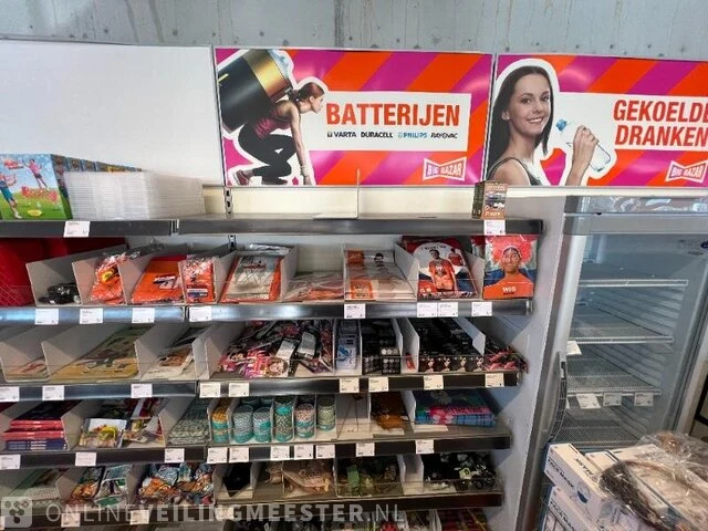 Winkelinventaris en voorraad big bazar locatie 1864, louw doniastraat 4 in sneek - afbeelding 2 van  83