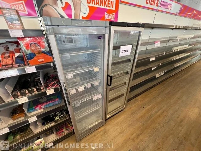 Winkelinventaris en voorraad big bazar locatie 1864, louw doniastraat 4 in sneek - afbeelding 4 van  83