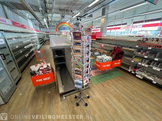 Winkelinventaris en voorraad big bazar locatie 1864, louw doniastraat 4 in sneek - afbeelding 7 van  83