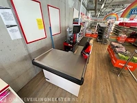 Winkelinventaris en voorraad big bazar locatie 1864, louw doniastraat 4 in sneek
