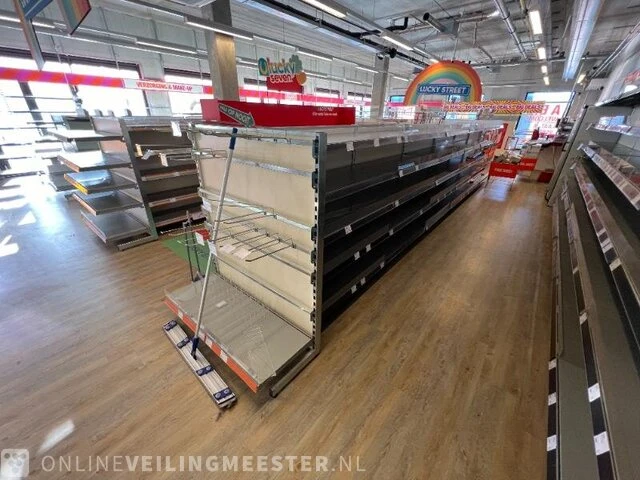 Winkelinventaris en voorraad big bazar locatie 1864, louw doniastraat 4 in sneek - afbeelding 41 van  83