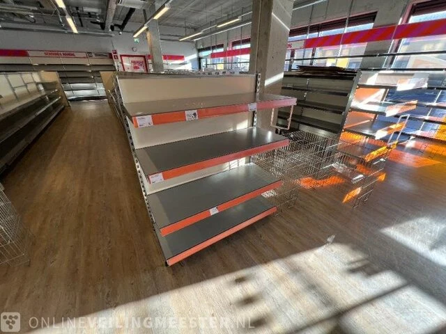 Winkelinventaris en voorraad big bazar locatie 1864, louw doniastraat 4 in sneek - afbeelding 48 van  83