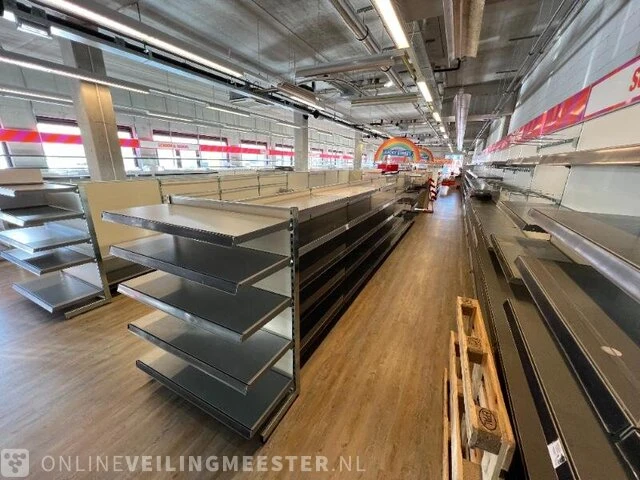 Winkelinventaris en voorraad big bazar locatie 1864, louw doniastraat 4 in sneek - afbeelding 58 van  83