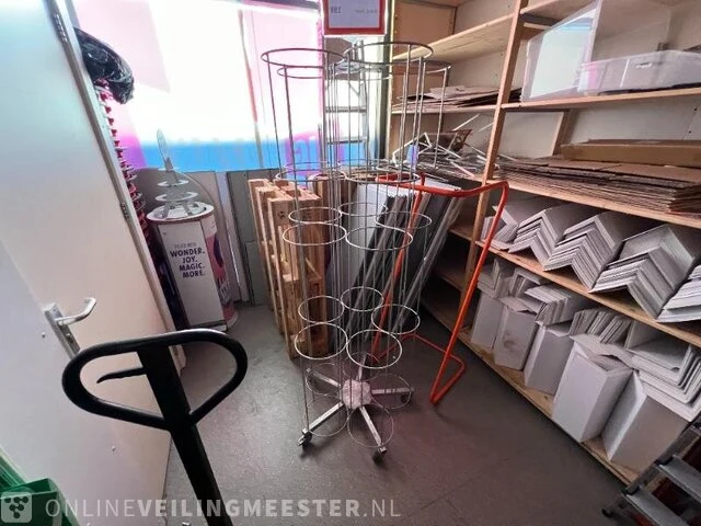 Winkelinventaris en voorraad big bazar locatie 1864, louw doniastraat 4 in sneek - afbeelding 69 van  83