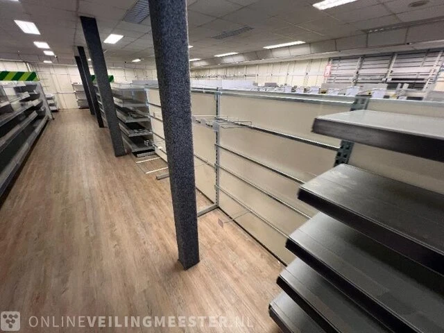 Winkelinventaris en voorraad big bazar locatie 1885, jongemastraat 16 in bolsward - afbeelding 57 van  176
