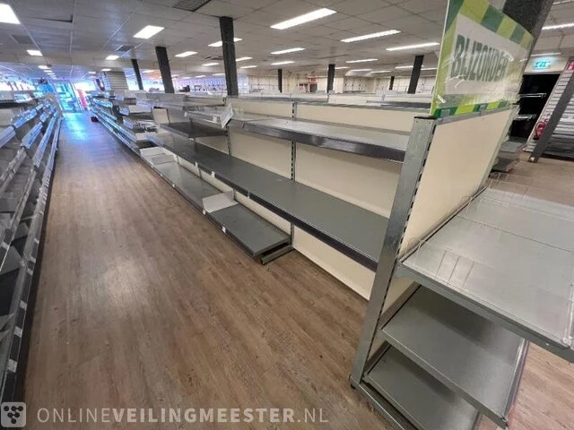 Winkelinventaris en voorraad big bazar locatie 1885, jongemastraat 16 in bolsward - afbeelding 65 van  176