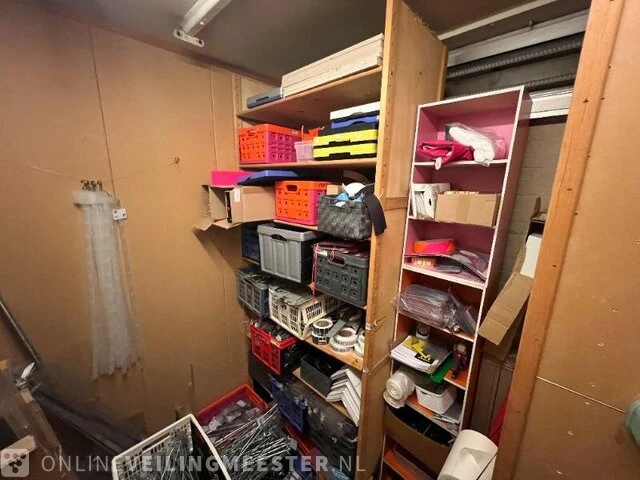 Winkelinventaris en voorraad big bazar locatie 1885, jongemastraat 16 in bolsward - afbeelding 110 van  176