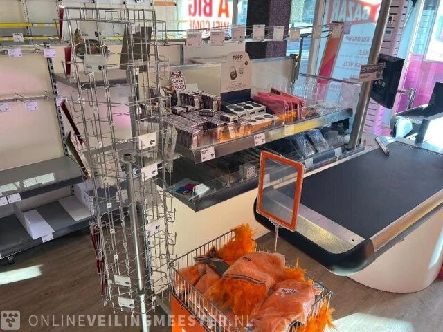 Winkelinventaris en voorraad big bazar locatie 1885, jongemastraat 16 in bolsward - afbeelding 120 van  176
