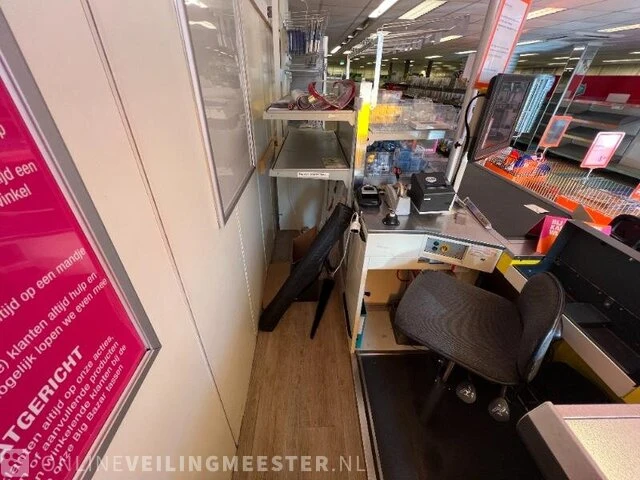Winkelinventaris en voorraad big bazar locatie 1885, jongemastraat 16 in bolsward - afbeelding 124 van  176