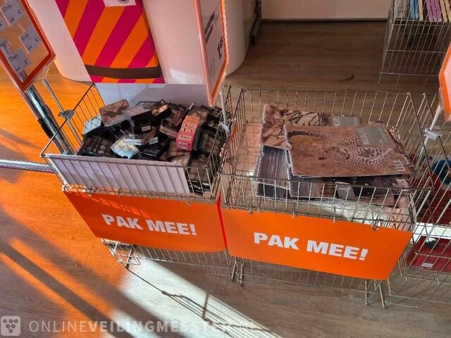 Winkelinventaris en voorraad big bazar locatie 1885, jongemastraat 16 in bolsward - afbeelding 127 van  176