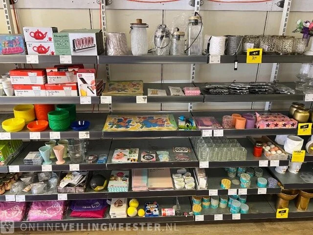 Winkelinventaris en voorraad big bazar locatie 1885, jongemastraat 16 in bolsward - afbeelding 138 van  176