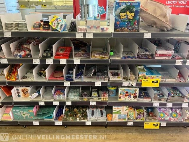 Winkelinventaris en voorraad big bazar locatie 1885, jongemastraat 16 in bolsward - afbeelding 147 van  176