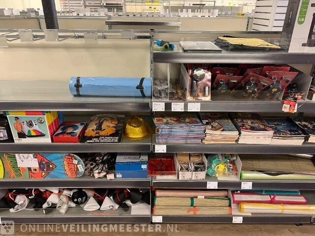 Winkelinventaris en voorraad big bazar locatie 1885, jongemastraat 16 in bolsward - afbeelding 154 van  176