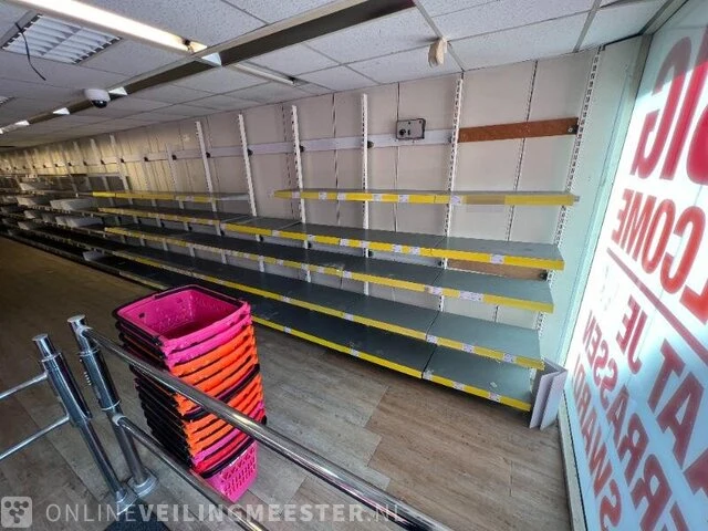 Winkelinventaris en voorraad big bazar locatie 1885, jongemastraat 16 in bolsward - afbeelding 158 van  176