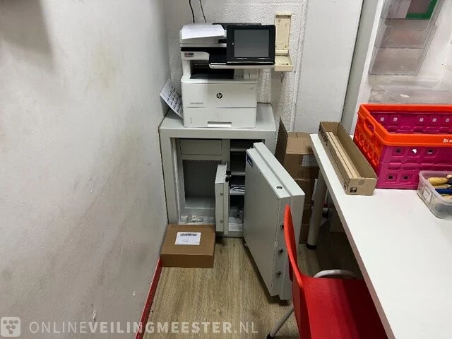 Winkelinventaris en voorraad locatie 1771, walstraat 148 in vlissingen - afbeelding 38 van  82