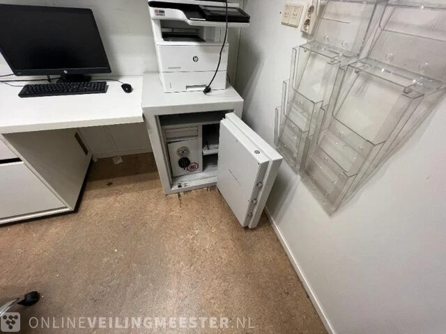 Winkelinventaris en voorraad locatie 1882, nijmeegseweg 20 in venlo - afbeelding 11 van  62
