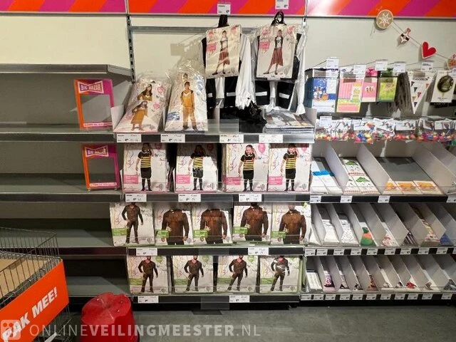 Winkelinventaris en voorraad locatie 1894, corio center 39 in heerlen - afbeelding 19 van  97