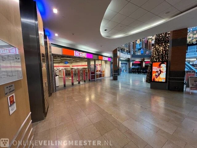 Winkelinventaris en voorraad locatie 1894, corio center 39 in heerlen - afbeelding 78 van  97