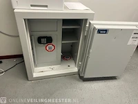 Winkelinventaris en voorraad locatie 1930, kennedylaan 13 in terneuzen - afbeelding 76 van  79