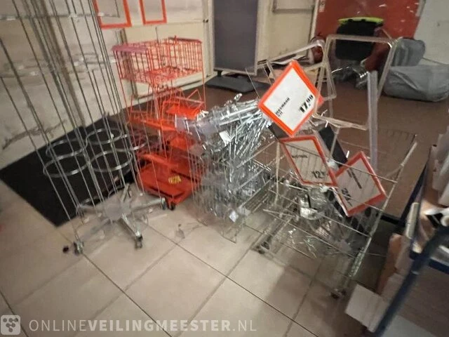 Winkelinventaris en voorraad locatie 1964, oosterstraat 66 - 68 in steenwijk - afbeelding 27 van  96