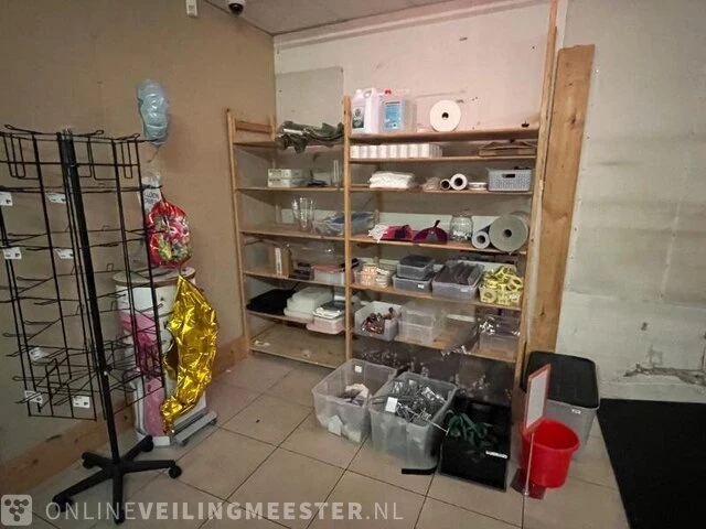 Winkelinventaris en voorraad locatie 1964, oosterstraat 66 - 68 in steenwijk - afbeelding 28 van  96