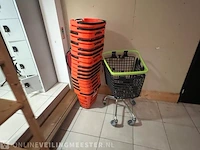 Winkelinventaris en voorraad locatie 1964, oosterstraat 66 - 68 in steenwijk - afbeelding 30 van  96