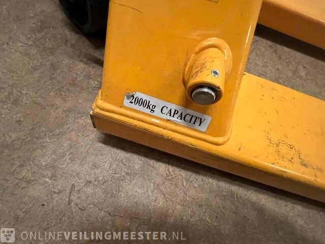 Winkelinventaris en voorraad locatie 1983, rijksweg 32 in reuver - afbeelding 21 van  75