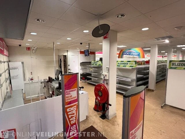 Winkelinventaris en voorraad locatie 1983, rijksweg 32 in reuver - afbeelding 23 van  75