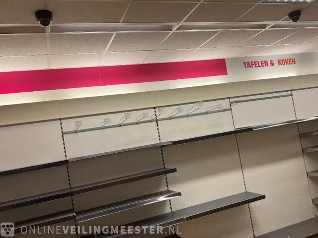 Winkelinventaris en voorraad locatie 1983, rijksweg 32 in reuver - afbeelding 39 van  75
