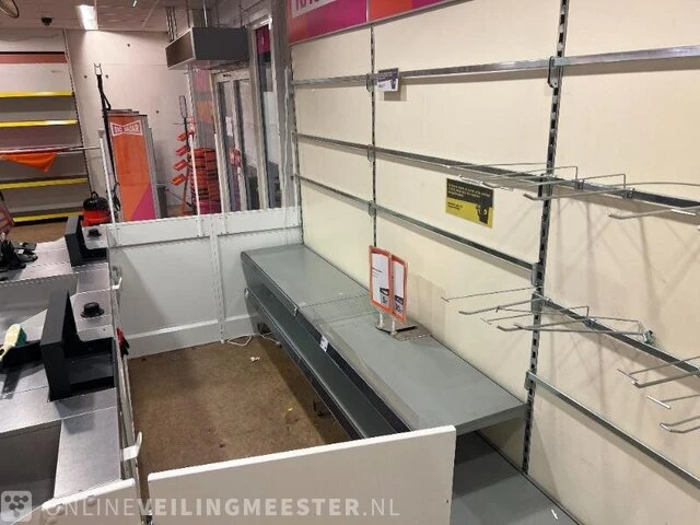 Winkelinventaris en voorraad locatie 1983, rijksweg 32 in reuver - afbeelding 55 van  75