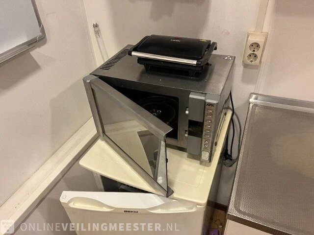 Winkelinventaris en voorraad locatie 1983, rijksweg 32 in reuver - afbeelding 64 van  75