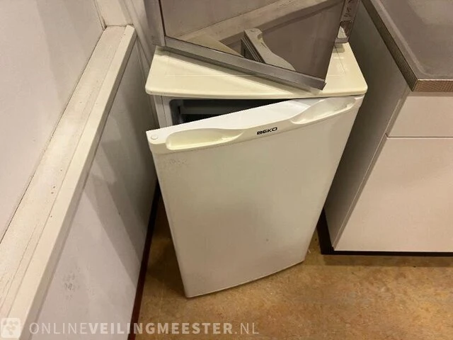 Winkelinventaris en voorraad locatie 1983, rijksweg 32 in reuver - afbeelding 65 van  75