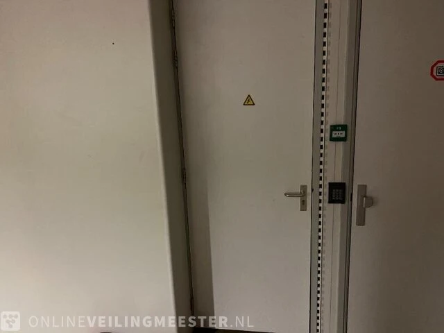 Winkelinventaris en voorraad locatie 1983, rijksweg 32 in reuver - afbeelding 72 van  75