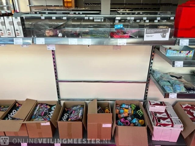Winkelinventaris locatie 1810, houtweg 295 in emmen - afbeelding 54 van  93