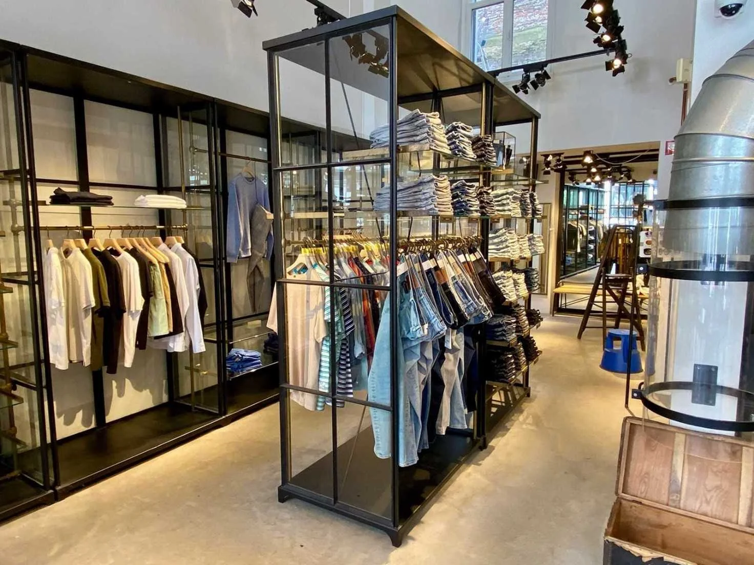 Winkelinventaris scotch & soda huidenstraat amsterdam