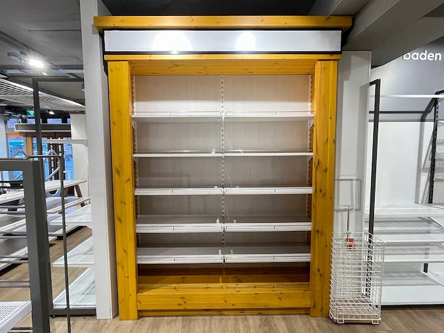 Winkelkast met houten legborden - afbeelding 1 van  11